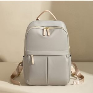 Sac à Dos Ordinateur Femme Tendance couleur gris avec détails beiges