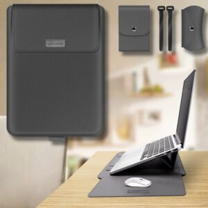 Housse Ordinateur avec Support PC Gris utilisée en support incliné avec souris et ordinateur.