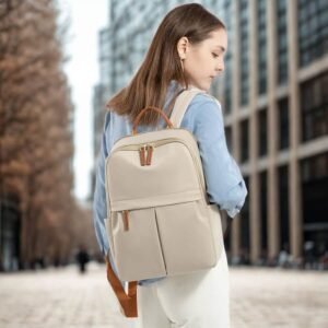 Sac à Dos Ordinateur Femme Tendance Cool : couleur beige avec détails dorés et en cuir marron PU