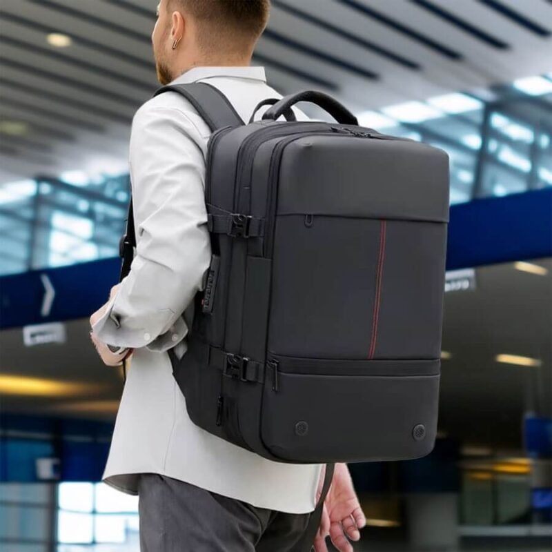 Sac A Dos Voyage Extensible Homme Sac A Dos Voyage Extensible Homme porté par un Homme en tenue professionnelle